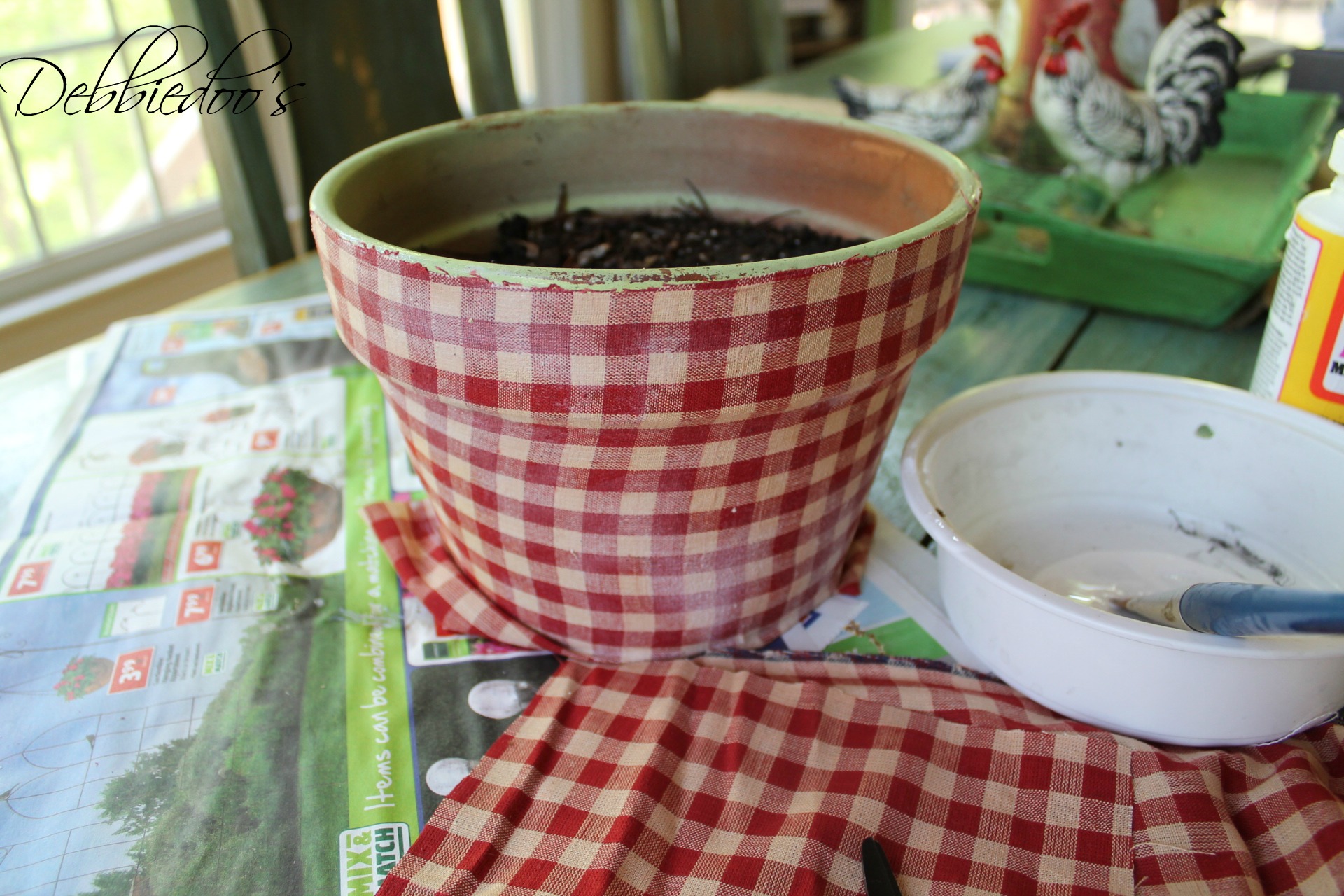 How to mod podge a terra cotta pot with fabric Debbiedoos