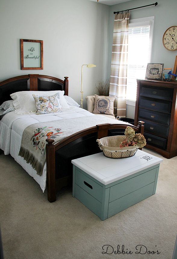 How to create a unisex bedroom Debbiedoos