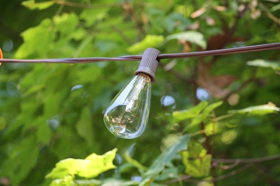 Diy hanging outdoor string lights - Debbiedoos