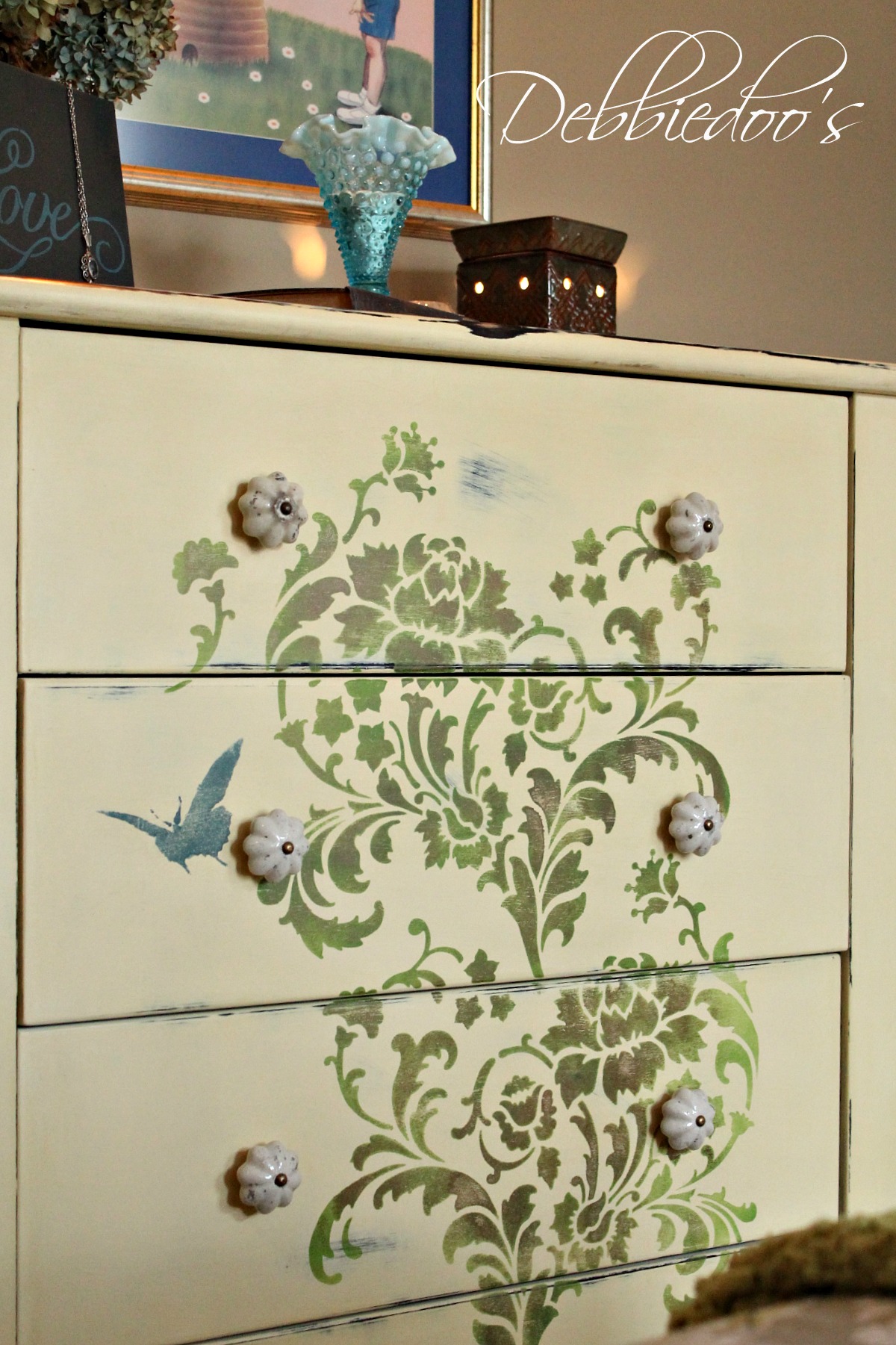 How to stencil on furniture Debbiedoo's