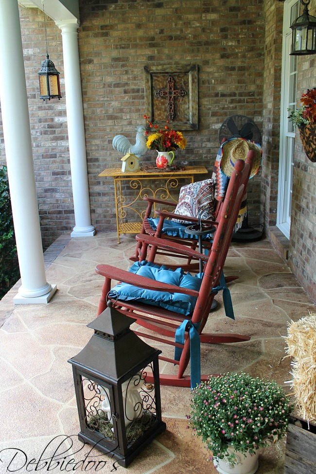 Fall porch decorating - Debbiedoos