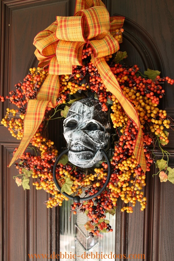 Door wreath with dollar tree skeleton head