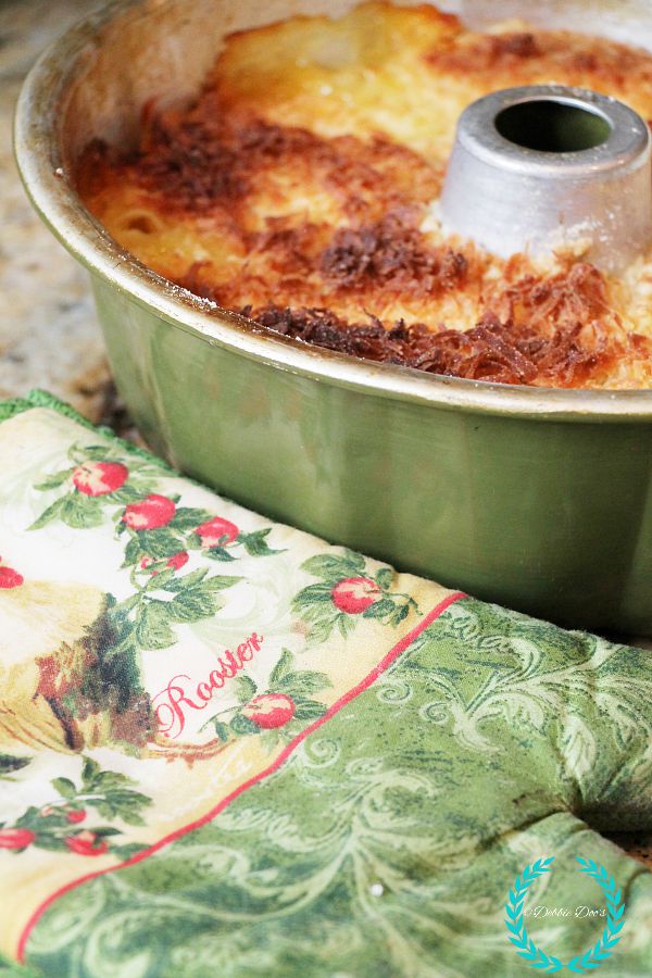 Toasted coconut pineapple dump cake Debbiedoos