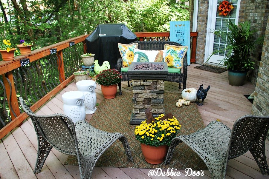 Patio and porch decorating and diy ideas! Debbiedoos