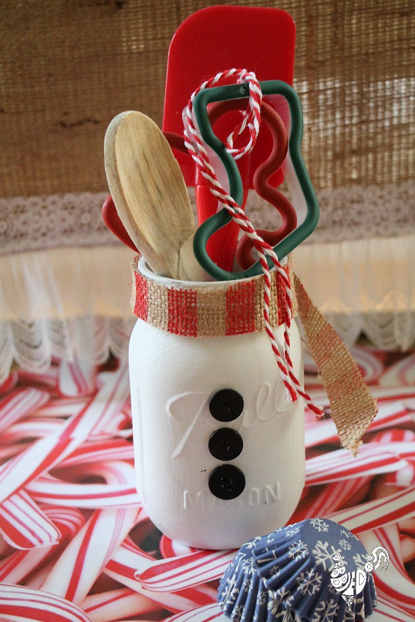 Mason jar themed Christmas gift ideas - Debbiedoos