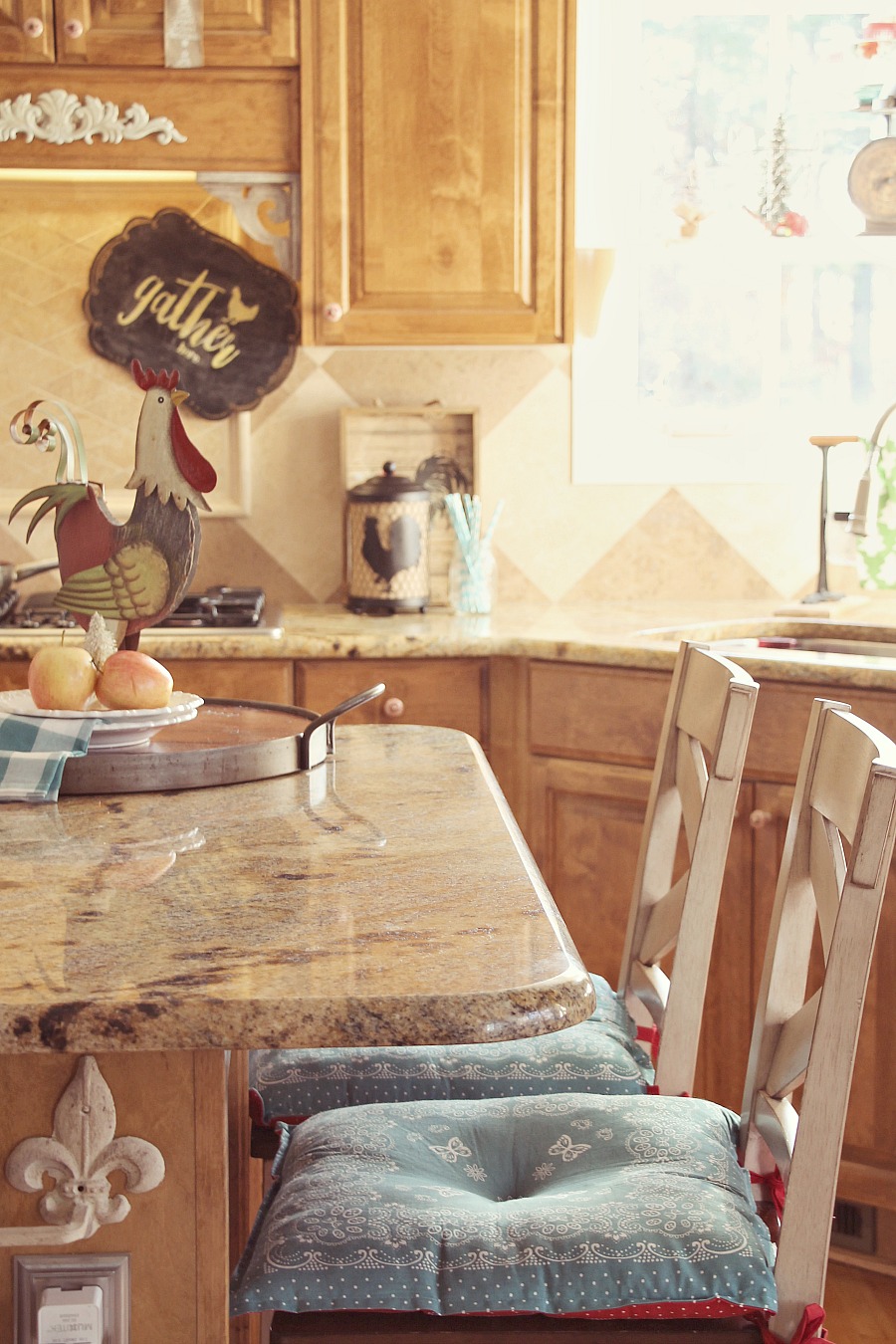 Simple Christmas Decorating Ideas In The Kitchen Debbiedoos