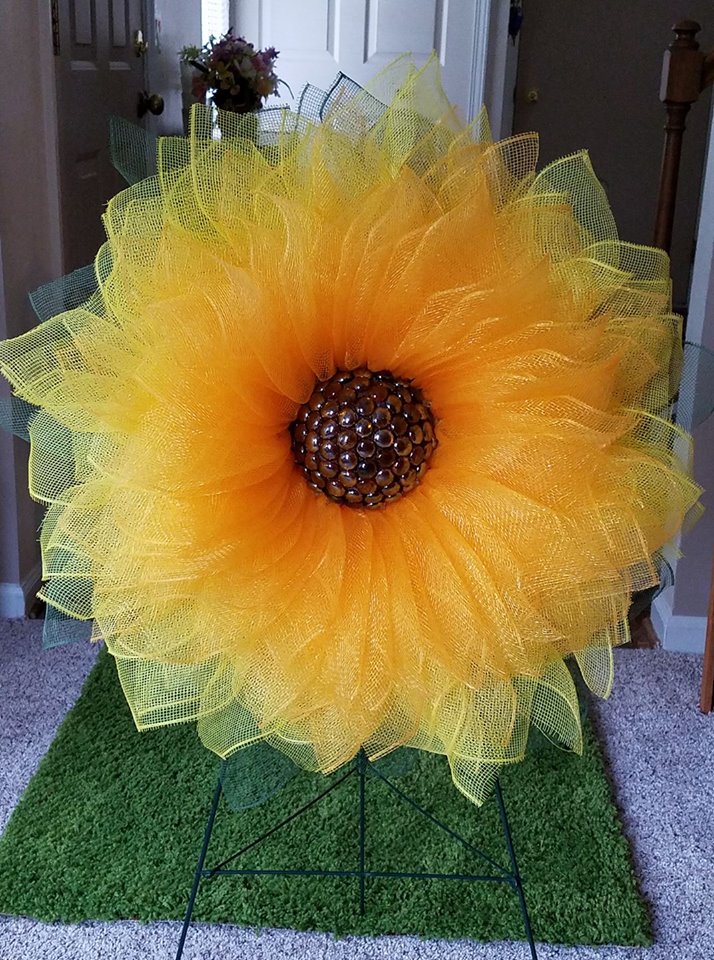 10+ Dollar Tree DIY Fall wreath ideas - Debbiedoos