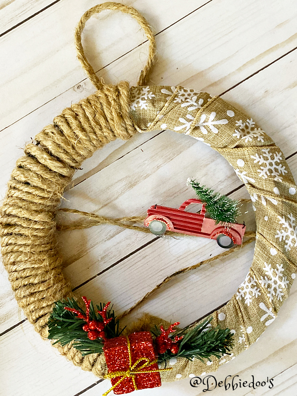 How to make Christmas decorations beautiful