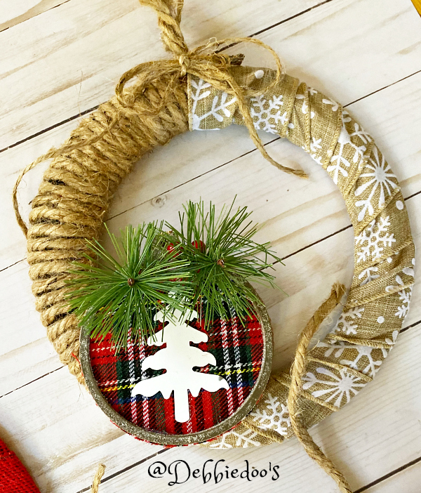 Dollar tree Christmas craft ideas @Debbiedoo's