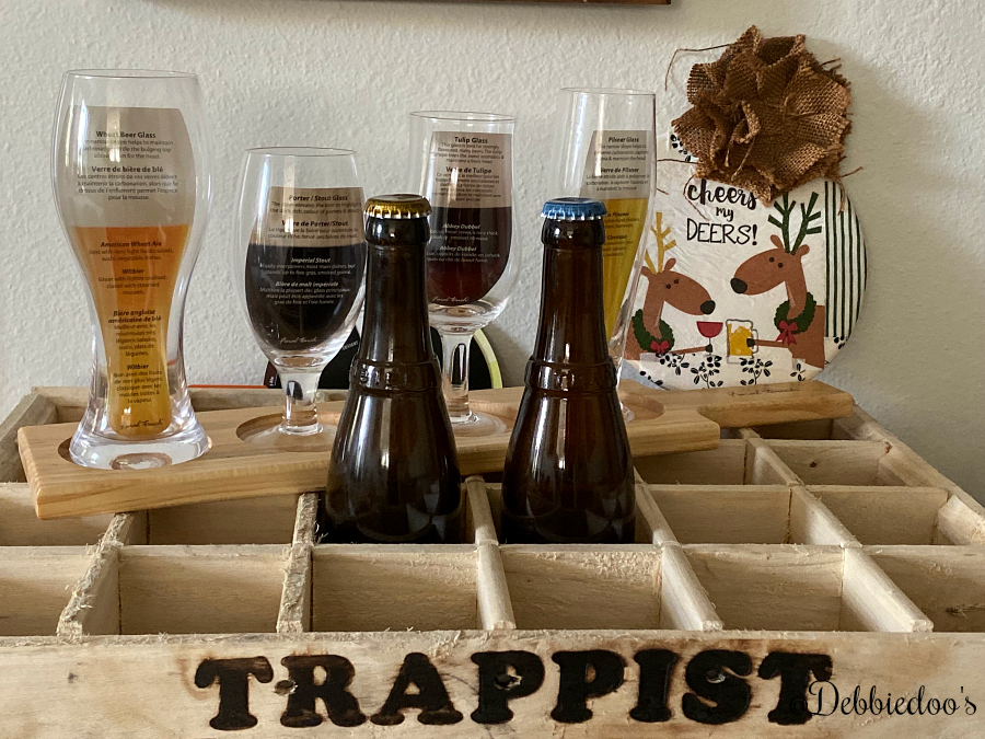 DIY Christmas sign and Trappist beer crate