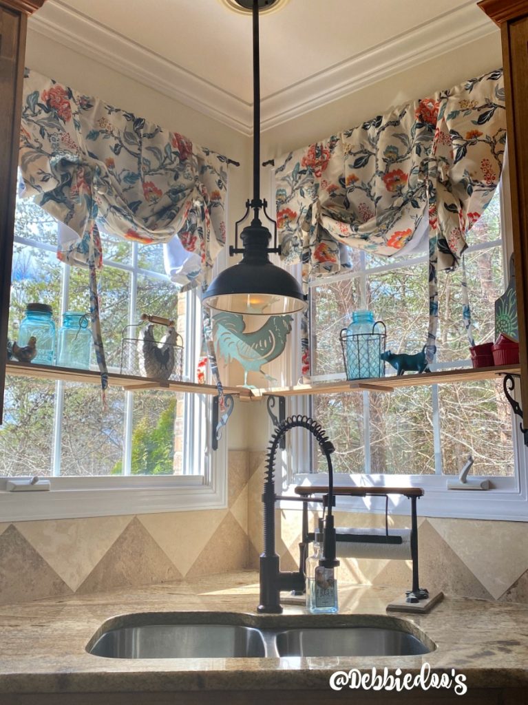 Country curtains in country french kitchen